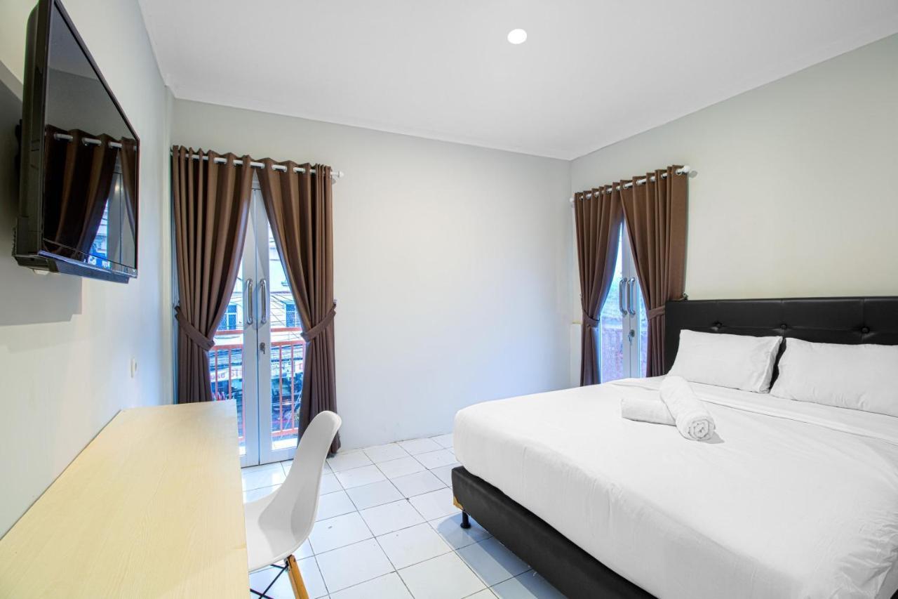 Urban24 Syariah Depok Hotel Exterior photo